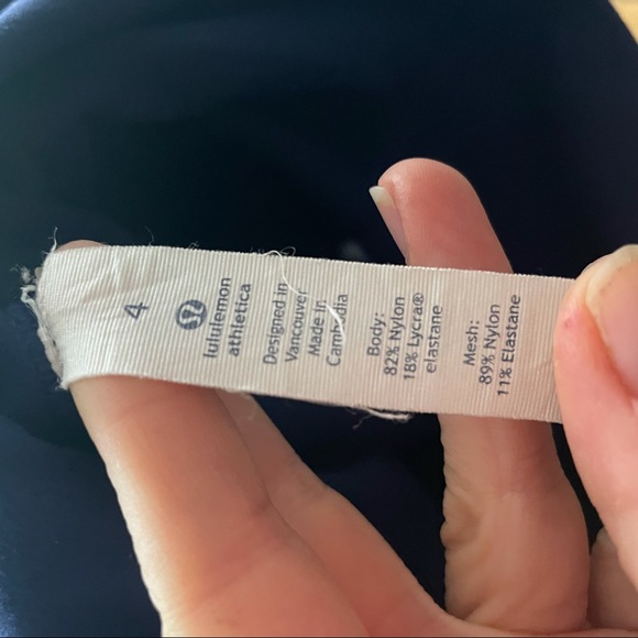 Navy Lululemon full-length leggings (size 4) - Picture 4 of 5